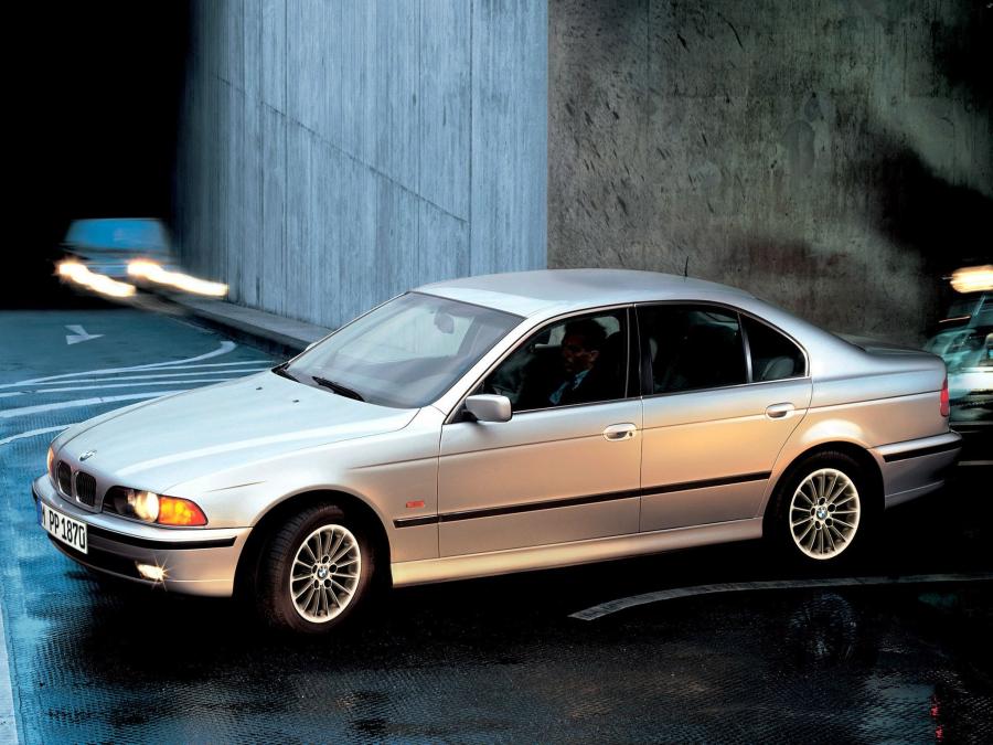  BMW 540i Sedan 1996 года  (фото 11 из 13)